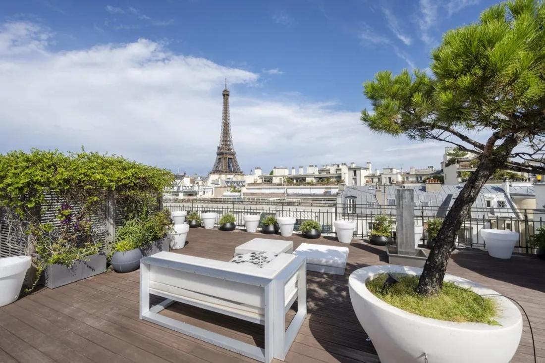 Charming Parisian With A Stunning Terrace Holiday home
